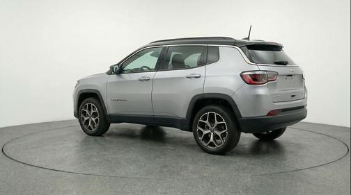 Silver Zynith Metallic Clearcoat 2025 Jeep Compass Limited