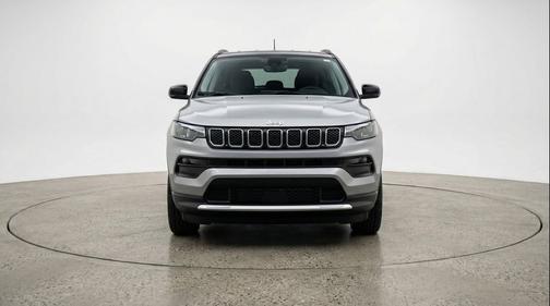 Silver Zynith Metallic Clearcoat 2025 Jeep Compass Limited