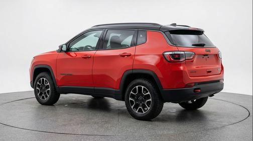 Red Hot Pearlcoat 2025 Jeep Compass Trailhawk
