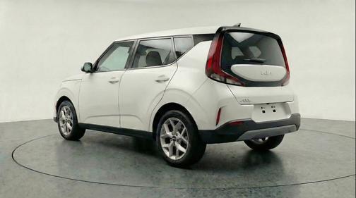 Snow White Pearl 2025 Kia Soul LX