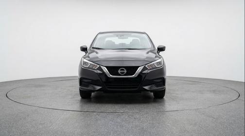 Super Black 2025 Nissan Versa 1.6 SV