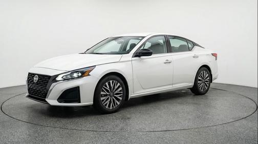 Glacier White 2025 Nissan Altima SV FWD