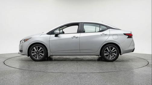 Brilliant Silver Metallic 2025 Nissan Versa 1.6 SV