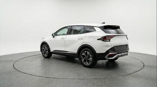 Glacial White Pearl 2025 Kia Sportage LX