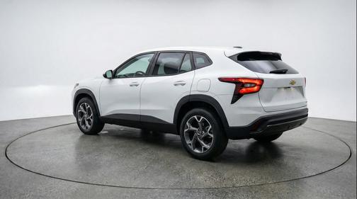 Summit White 2025 Chevrolet Trax LT