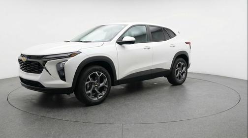 Summit White 2025 Chevrolet Trax LT