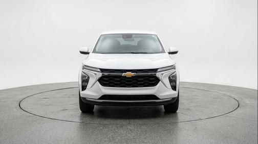Summit White 2025 Chevrolet Trax LT