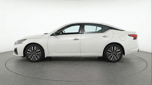 Glacier White 2025 Nissan Altima SV FWD