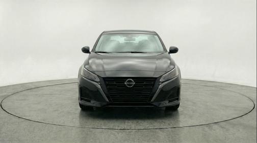 Super Black 2025 Nissan Altima SV FWD