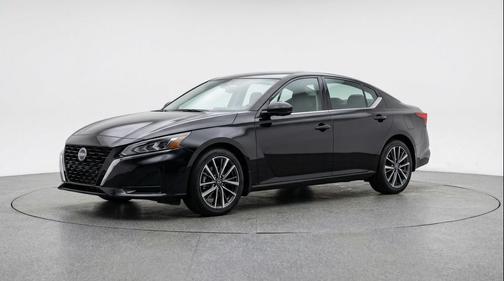 Super Black 2025 Nissan Altima SV FWD