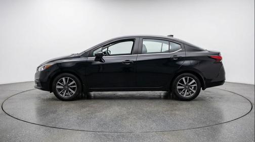Super Black 2025 Nissan Versa 1.6 SV