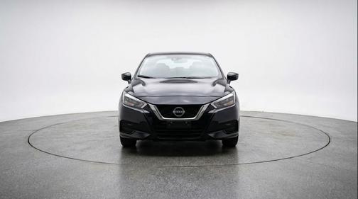 Super Black 2025 Nissan Versa 1.6 SV