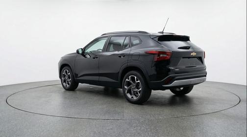 Mosaic Black Metallic 2025 Chevrolet Trax LT