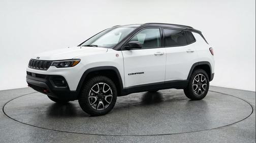 Bright White Clearcoat 2025 Jeep Compass Trailhawk