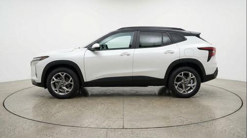 Summit White 2025 Chevrolet Trax LT