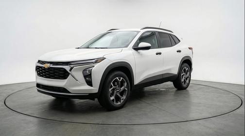 Summit White 2025 Chevrolet Trax LT