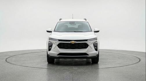 Summit White 2025 Chevrolet Trax LT