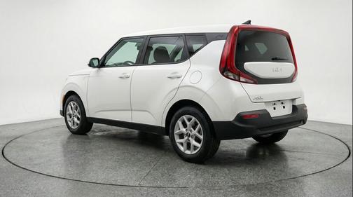 Snow White Pearl 2025 Kia Soul LX