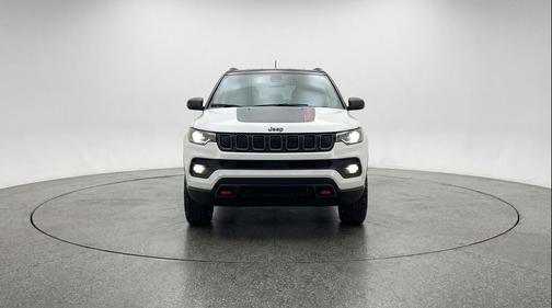 Bright White Clearcoat 2025 Jeep Compass Trailhawk