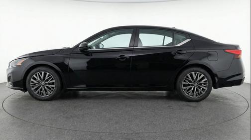 Super Black 2025 Nissan Altima SV FWD