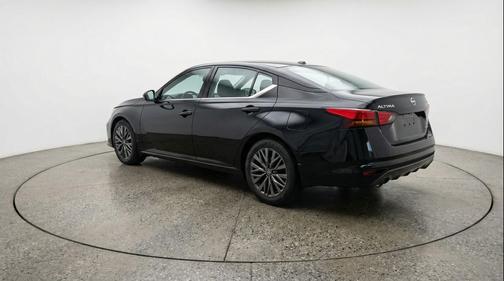 Super Black 2025 Nissan Altima SV FWD