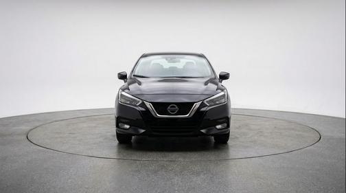 Super Black 2025 Nissan Versa 1.6 SV