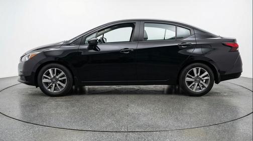Super Black 2025 Nissan Versa 1.6 SV