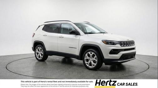 Bright White Clearcoat 2025 Jeep Compass Latitude