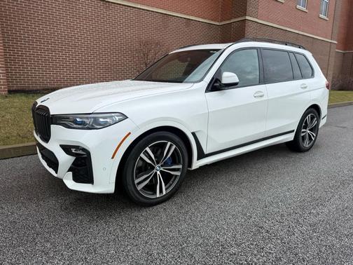 White 2021 BMW X7 M50i