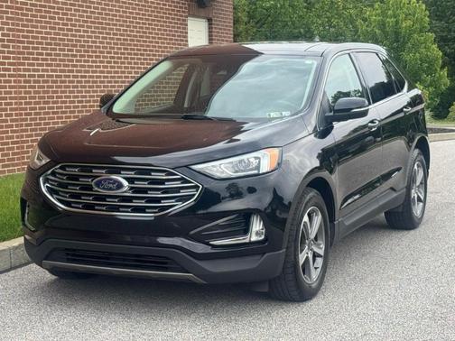 Black 2020 Ford Edge SEL