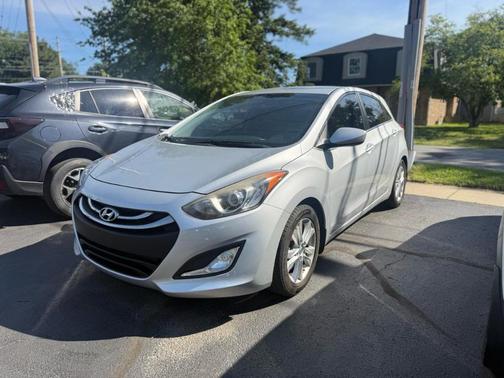 Shimmering Silver Metallic 2013 Hyundai Elantra GT Base