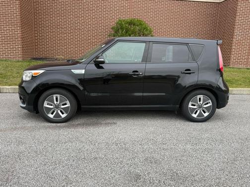 2017 Kia Soul EV Base