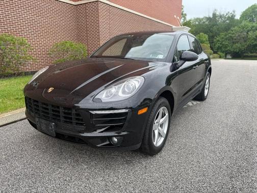 Black 2017 Porsche Macan Base