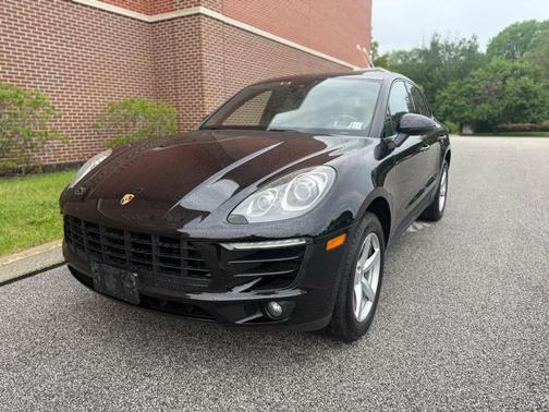 Black 2017 Porsche Macan Base