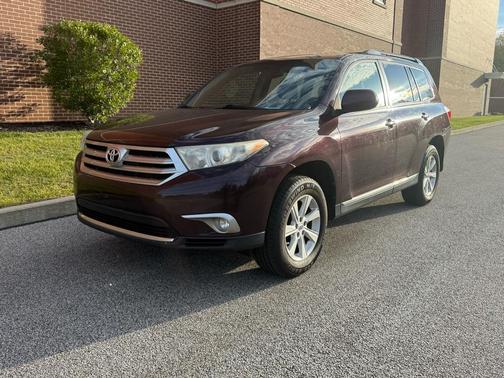 2013 Toyota Highlander SE