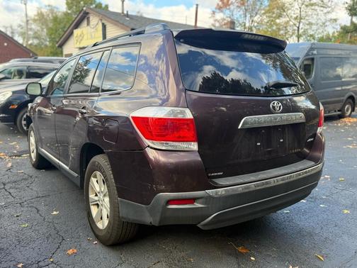 2013 Toyota Highlander SE