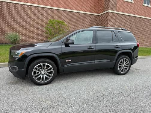 Black 2017 GMC Acadia SLT