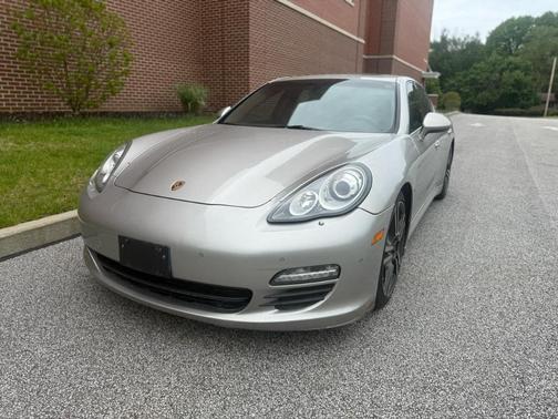 Silver 2011 Porsche Panamera 2