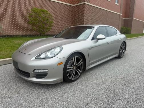 Silver 2011 Porsche Panamera 2