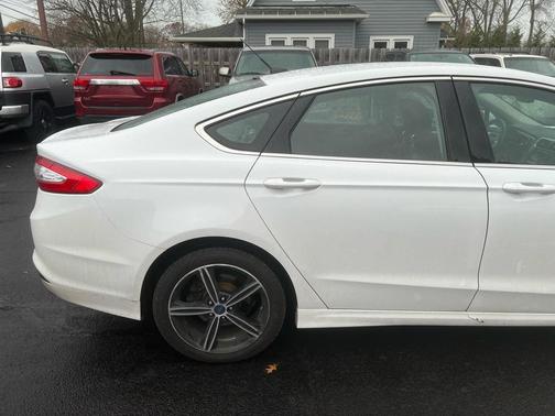 2014 Ford Fusion SE