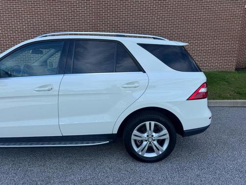 White 2012 Mercedes-Benz M-Class ML 350 4MATIC