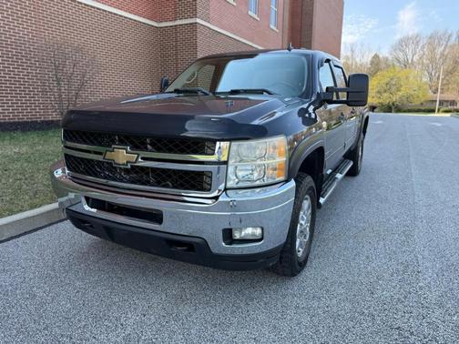 Gray 2011 Chevrolet Silverado 2500 LT