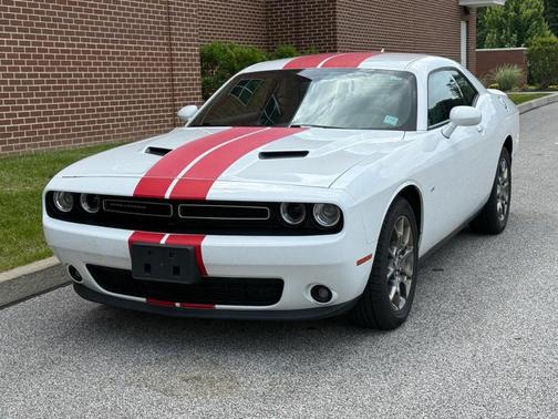 White 2017 Dodge Challenger GT