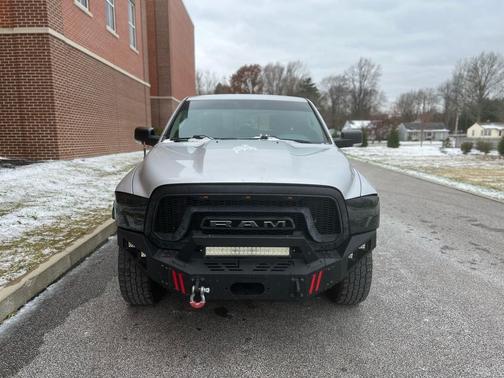 2016 RAM 1500 SLT