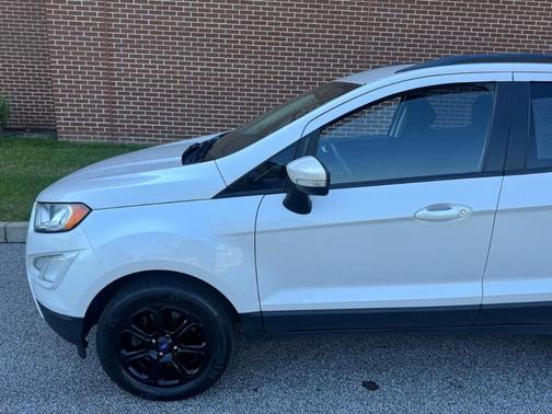 White 2019 Ford EcoSport SE