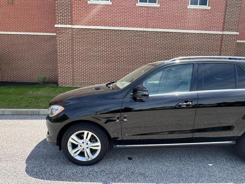 Black 2013 Mercedes-Benz M-Class ML 350 4MATIC