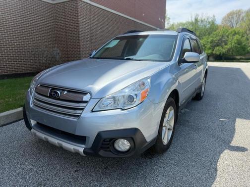 Ice Silver Metallic 2014 Subaru Outback 2.5i Limited