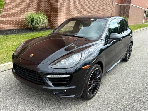 2014 Porsche Cayenne GTS