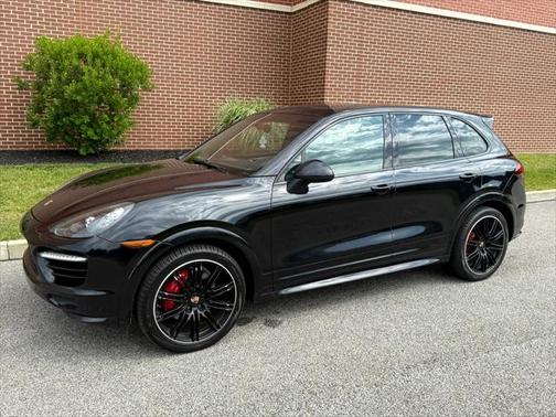 2014 Porsche Cayenne GTS