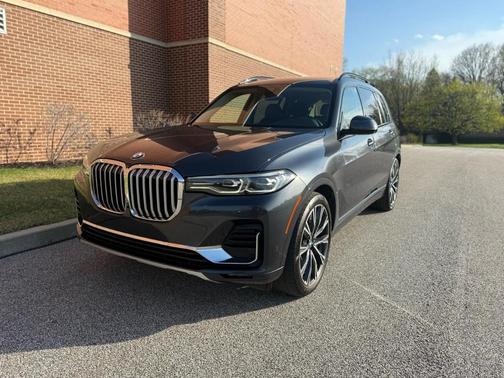 Gray 2021 BMW X7 xDrive40i
